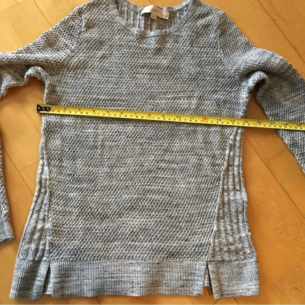 Ann Taylor Loft Petite Gray Lightweight Textured Knit Sweater, Size XXS